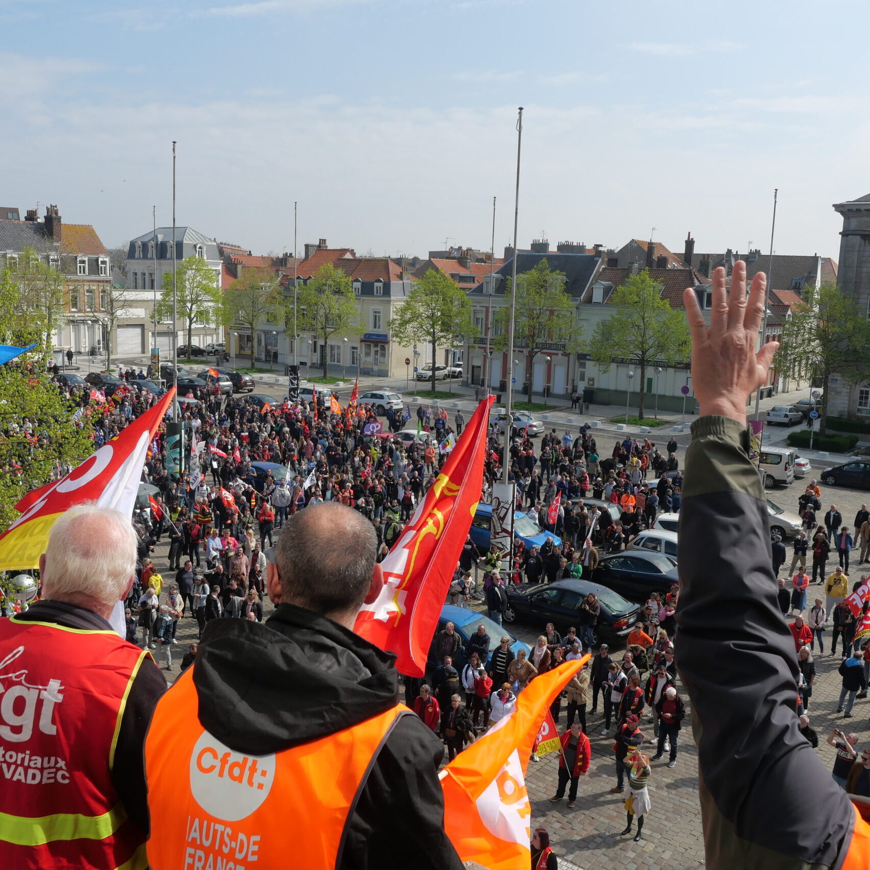 À Calais, un 1er mai unitaire et massif