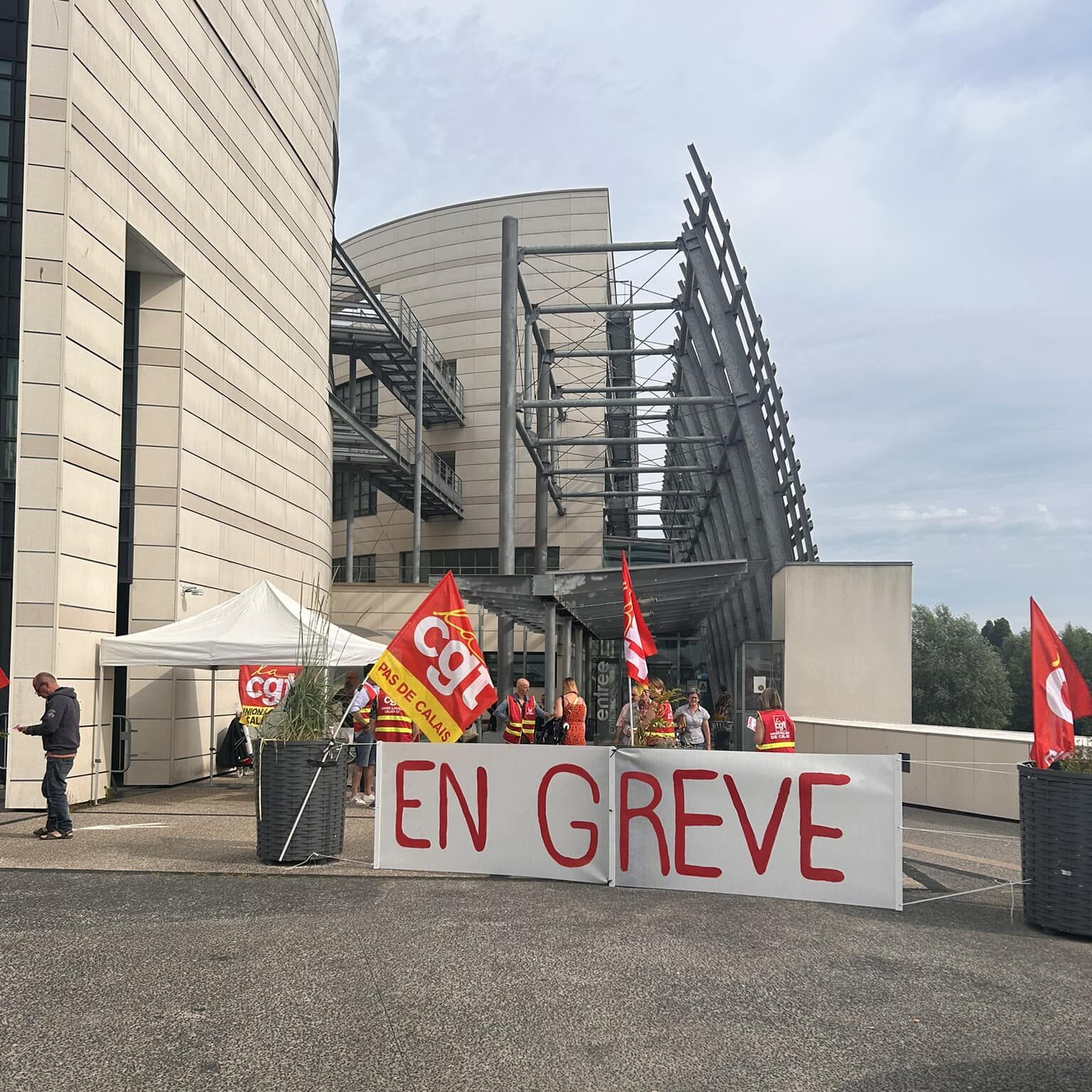 Hôpital de Calais : Une grève pour le personnel et les usagers !