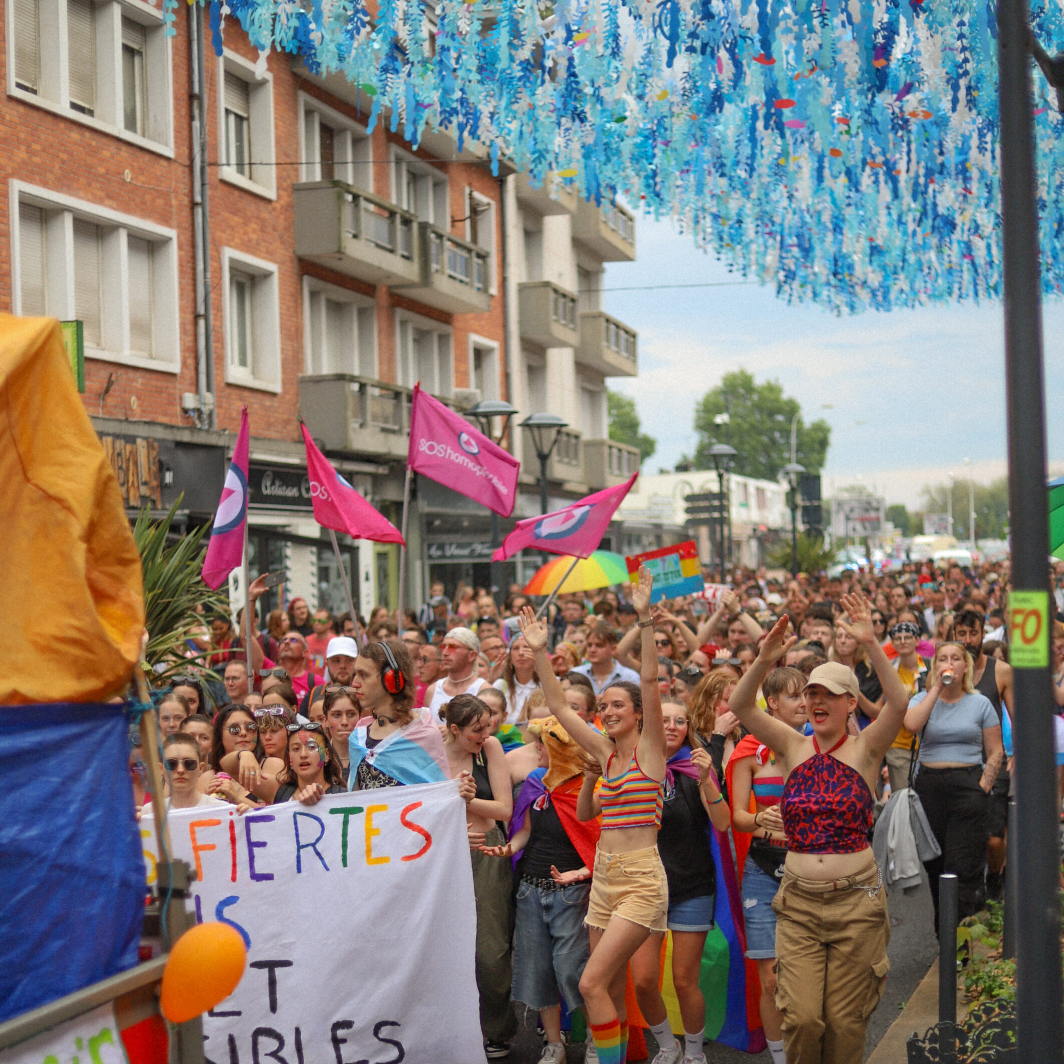 « Pour un Calais Queer aux couleurs de l’arc en ciel ! »