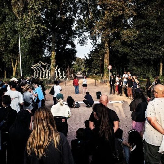 Une centaine de personne pour un hommage au jeune exilé mort près de Bierne