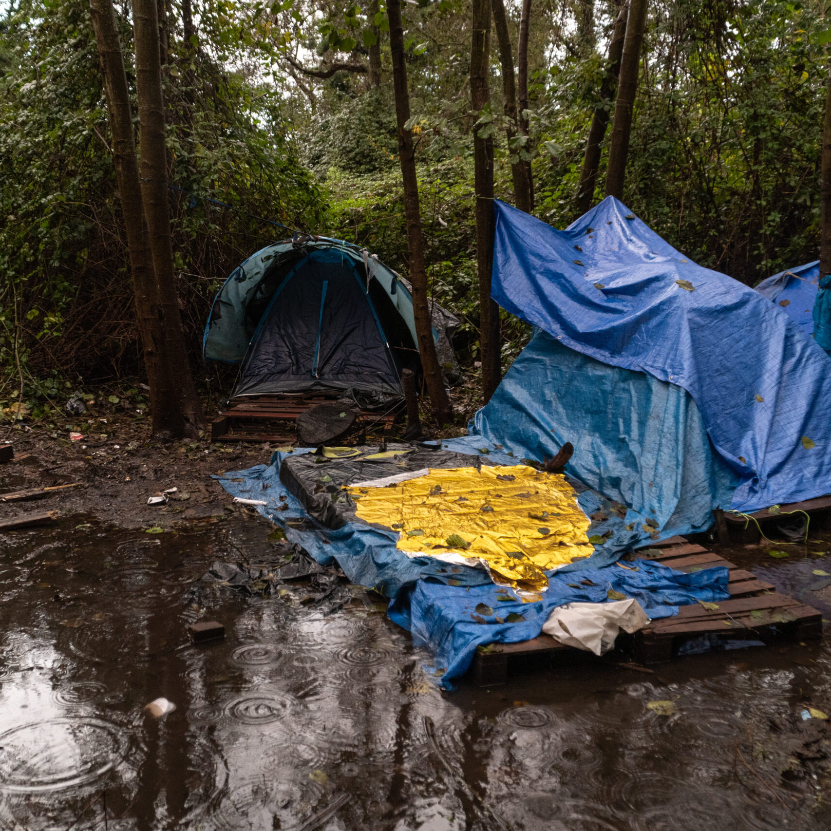 Tempête, inondations et conditions de survie : 12 associations alertent sur la situation des personnes exilées dans une lettre ouverte